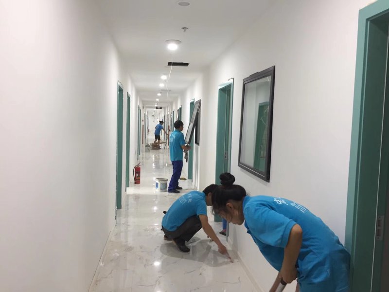 西安萱美家政服务有限公司，提供专业家庭清洁、保姆月嫂等全方位家政服务。